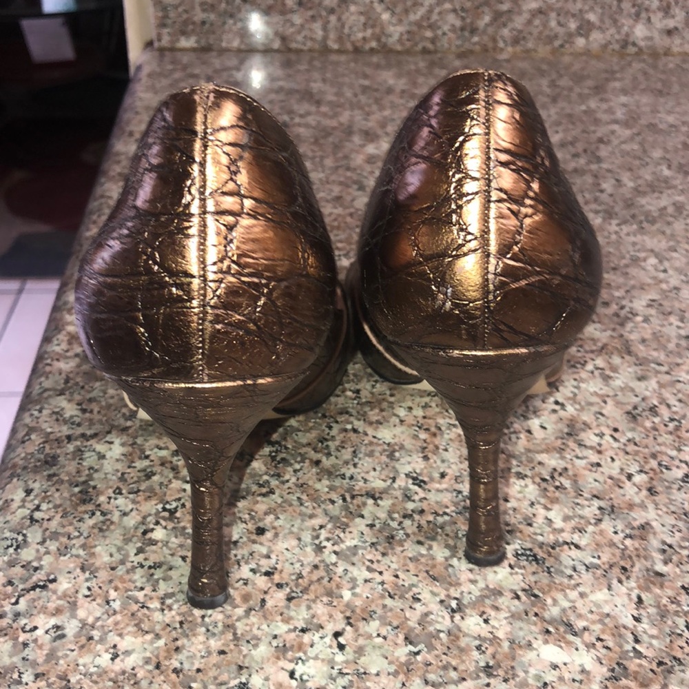 Shoes - Picture 3 of 4